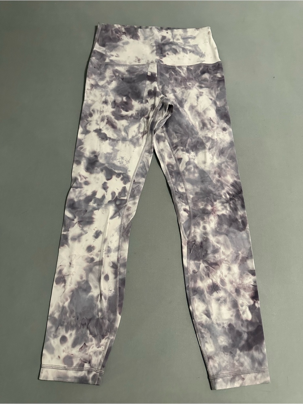 Lululemon Gray White Tie Dye High Rise Crop Leggings Size 6